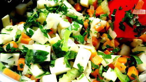 суп-пюре из петрушки с сыром бри