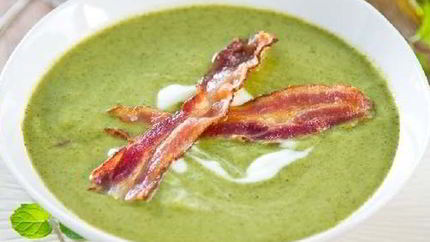 Суп-пюре из зеленого горошка с беконом