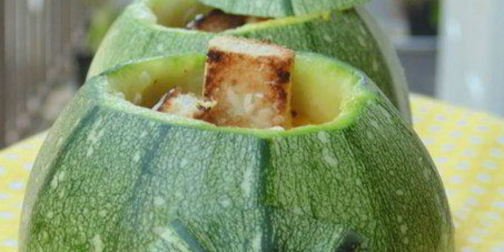 Рецепт супа-пюре с курицей, овощами и пармезановыми гренками