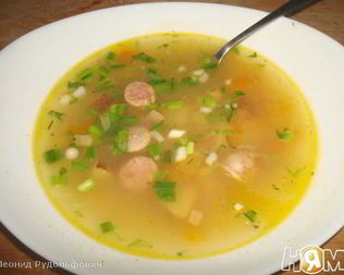 Суп с фасолью и колбасками