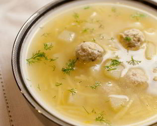 Суп с фрикадельками из индейки