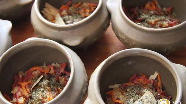 суп с зеленым горошком в горшочке