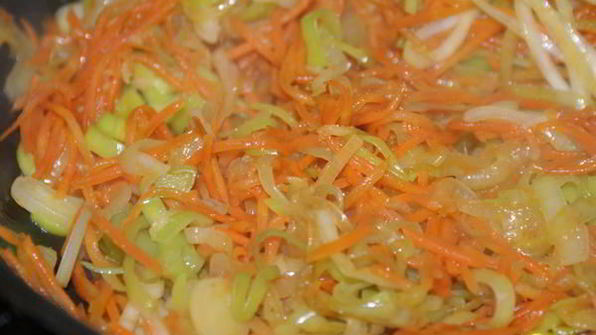 суп со свининой и лапшой удон