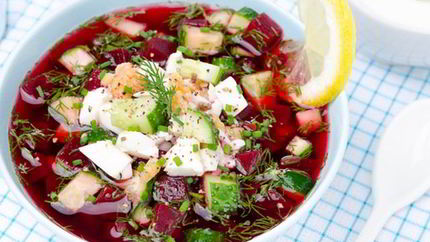 Свекольник с ботвой, огурцом и яйцом