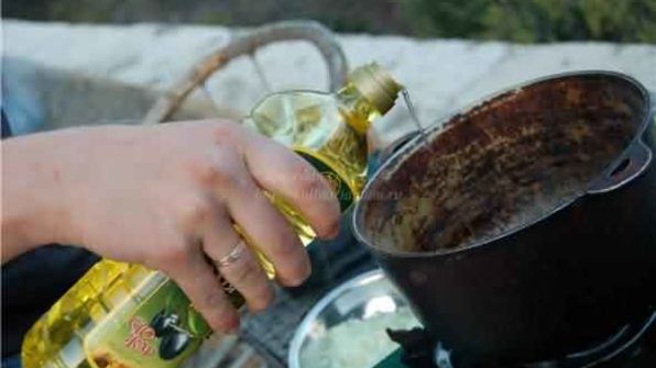 баварский пивной сырный суп с копчеными колбасками