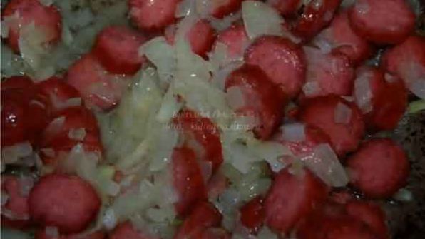 баварский пивной сырный суп с копчеными колбасками