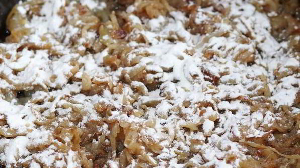 луково-сырный суп с гренками