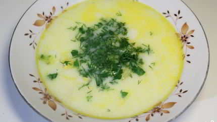 Сырный суп на курином бульоне