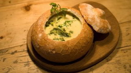 Сырный суп с брокколи и ветчиной