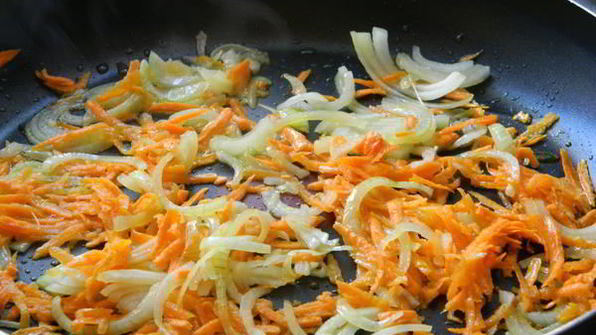 сырный суп с горошком и капустой