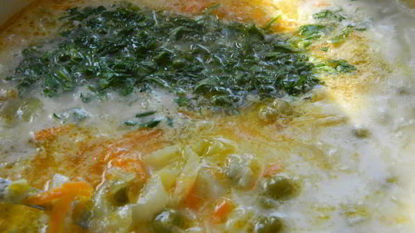сырный суп с горошком и капустой
