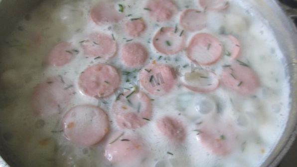 сырный суп с колбасой и плавленным сыром