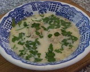 Сырный суп с рисом и куриными кнелями