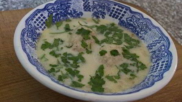 сырный суп с рисом и куриными кнелями