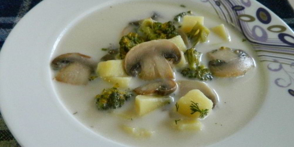 Рецепт сырного супа с шампиньонами и брокколи