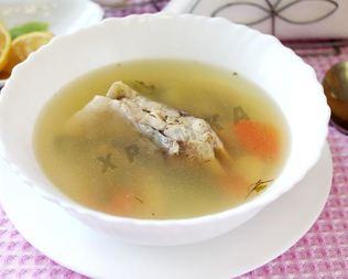 Рыбный суп уха из карася