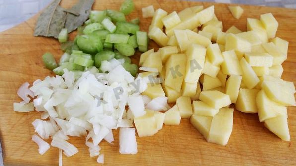 рыбный суп уха из карася