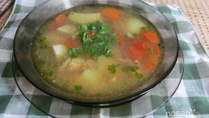 Уха на курином бульоне