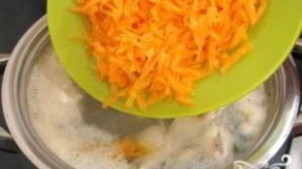 уха с перловкой