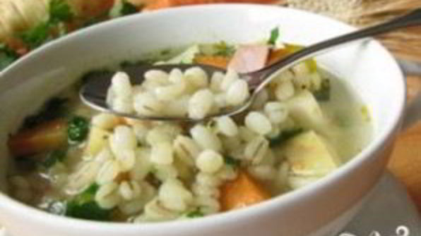 уха с перловкой