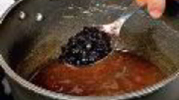 блинчики с абрикосовым соусом