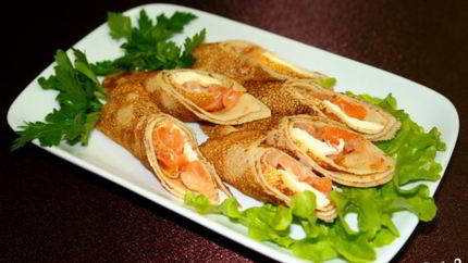 Блинчики с лососем и сыром