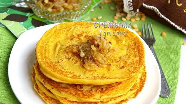 блины гороховые с луковым конфитюром