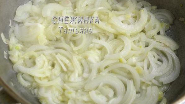 блины гороховые с луковым конфитюром