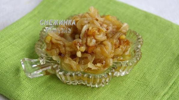 блины гороховые с луковым конфитюром