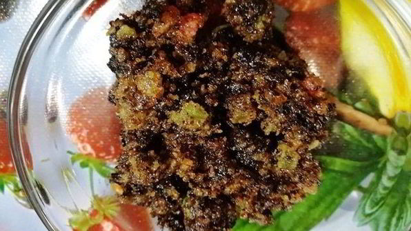 фруктовые блинчики с изюмом, цукатами и бананами