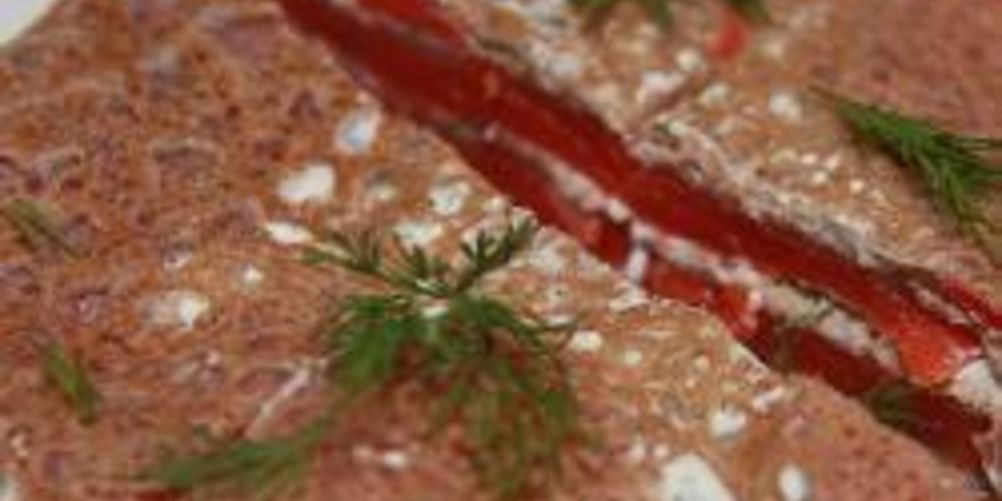 Рецепт гречневых блинчиков с красной рыбой