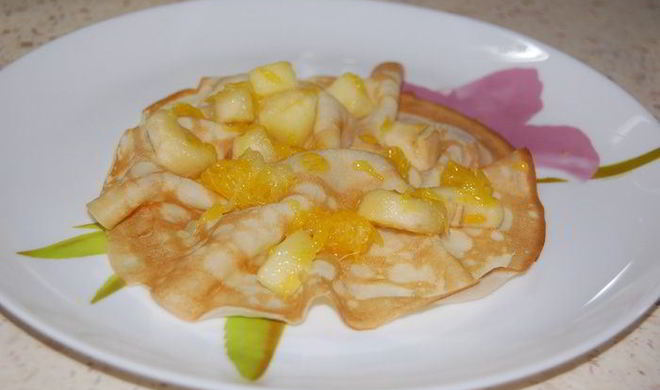 Ромовые блинчики с фруктами