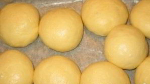 булочка с посыпкой