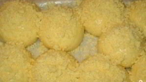 булочка с посыпкой