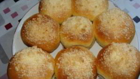 булочка с посыпкой