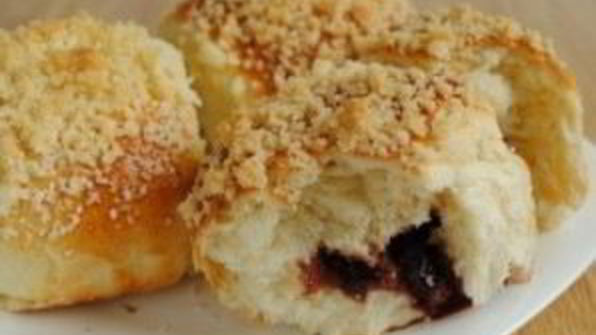 булочка с посыпкой