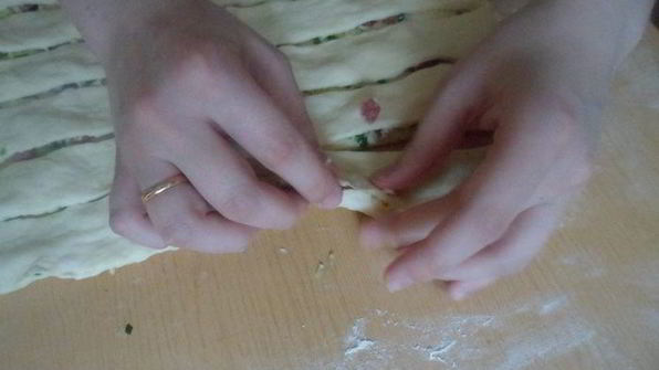 булочки аппетитные с сыром и ветчиной