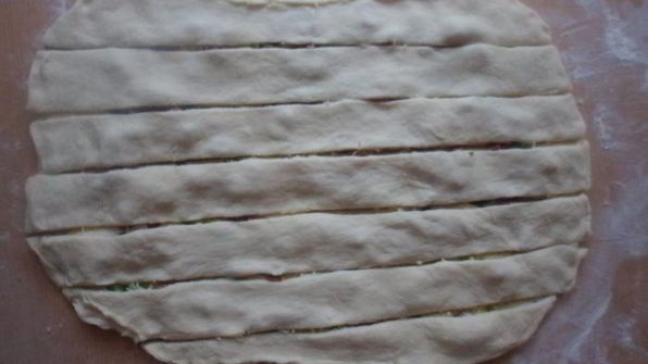 булочки аппетитные с сыром и ветчиной