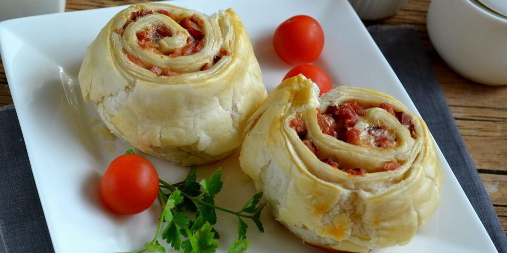 Рецепт булочек из слоеного бездрожжевого теста