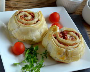 Булочки из слоеного бездрожжевого теста