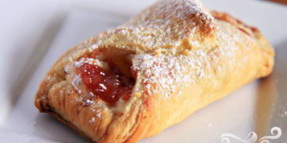 Рецепт булочек с гуавой и сливочным сыром