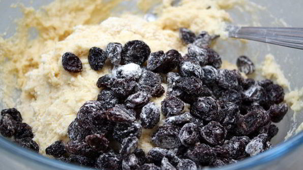 булочки с изюмом