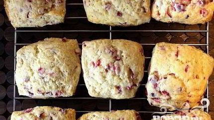 Булочки с клюквой и лимоном