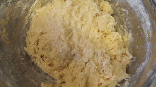 булочки с корицей, шоколадом и миндалем