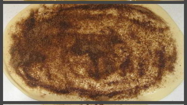 булочки с корицей, шоколадом и миндалем