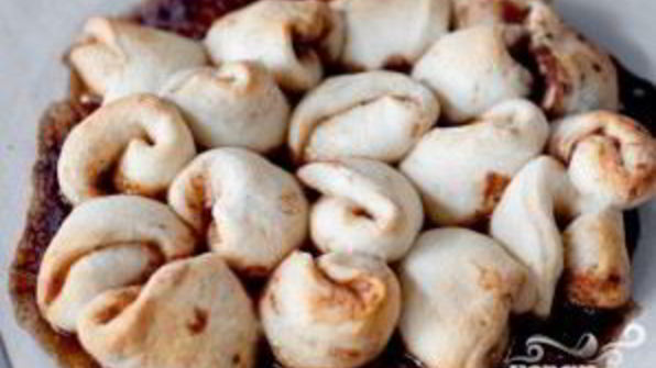 булочки с корицей в глазури