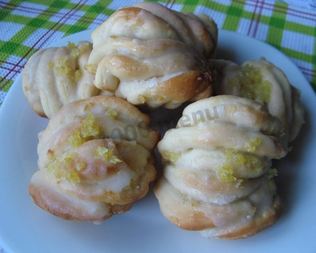 Булочки с лимоном и глазурью