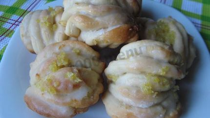 Булочки с лимоном и глазурью