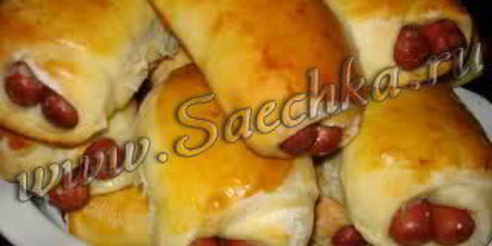 Рецепт булочек с сосисками и беконом