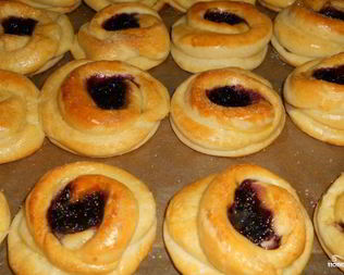 Булочки с вареньем в духовке